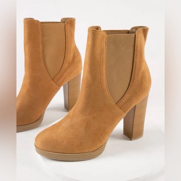 Heel ankle tan boots - Picture 4 of 4